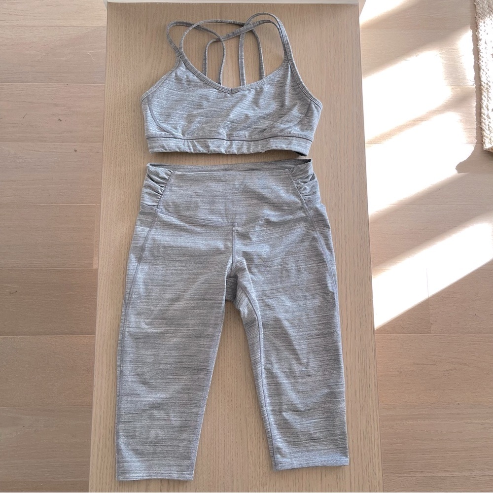 Manduka leggings 3/4  and matching top both size small 2pc Set